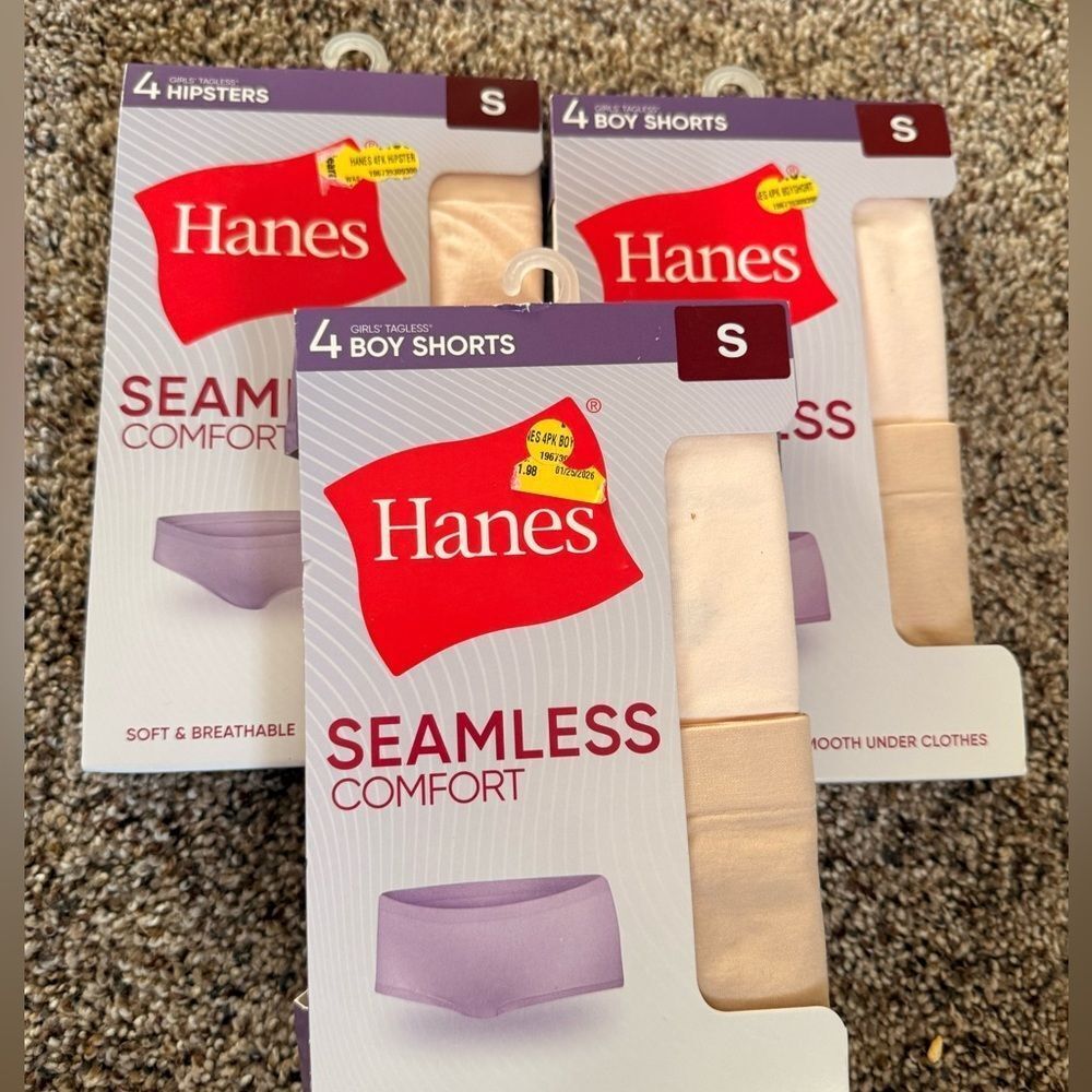Hanes Women’s Seamless Comfort Boy Shorts - Cream Small